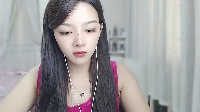 Romy-sweet stripchat live cam model