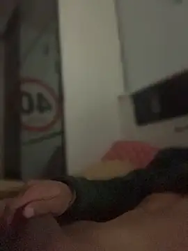 kylla69k stripchat live cam model