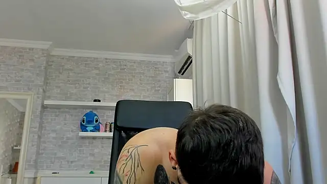 JonahShaw stripchat live cam model