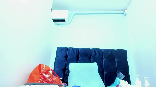Adrianasex_69x stripchat live cam model