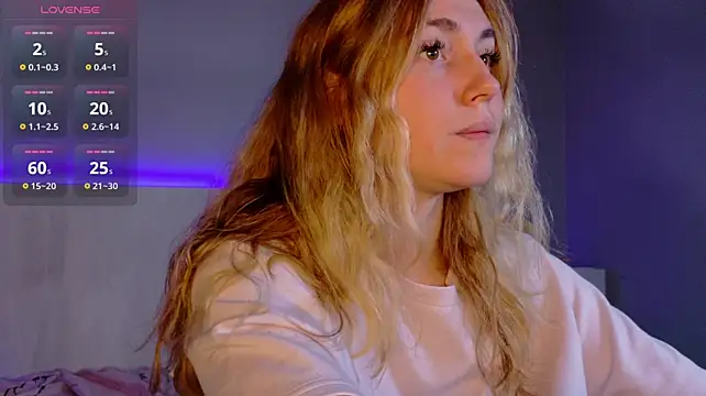 LunaXBaddie stripchat live cam model