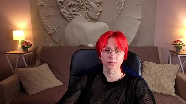 SkyMillers stripchat live cam model