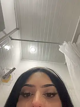 bratystar stripchat live cam model