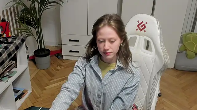 Silly__Milly stripchat live cam model