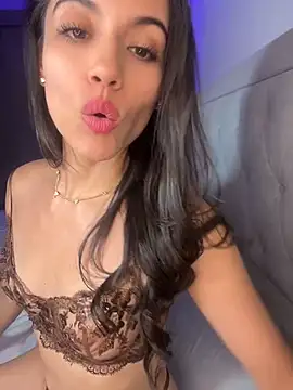 Nicole_stonee stripchat live cam model