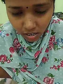hotrinastudent stripchat live cam model