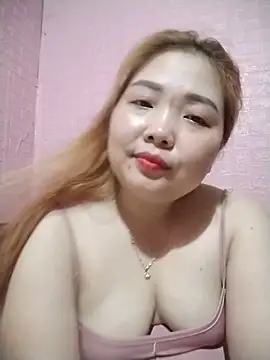 Tindraa1 stripchat live cam model