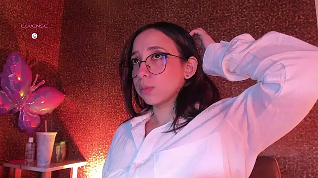 Apartment28 stripchat live cam model
