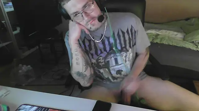 NIcoBig420 stripchat live cam model