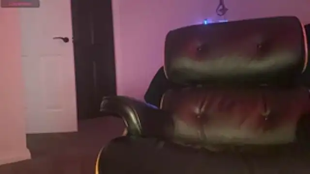 OFFICAL_DICKEDDOWNUNDER stripchat live cam model