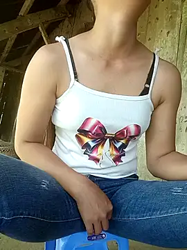 Ruaiuoi stripchat live cam model