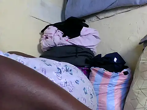 saraswee stripchat live cam model