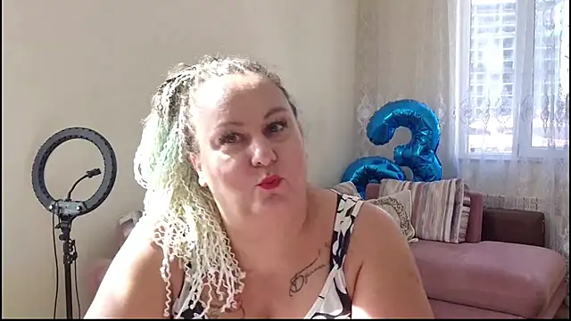 maryhotmilf stripchat live cam model