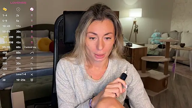DannaEvan stripchat live cam model