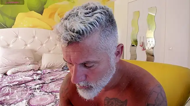 BlowMyXXL stripchat live cam model