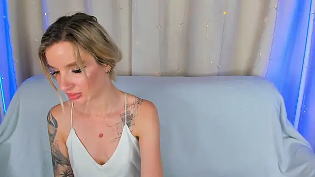 AlinaLovelyX stripchat live cam model