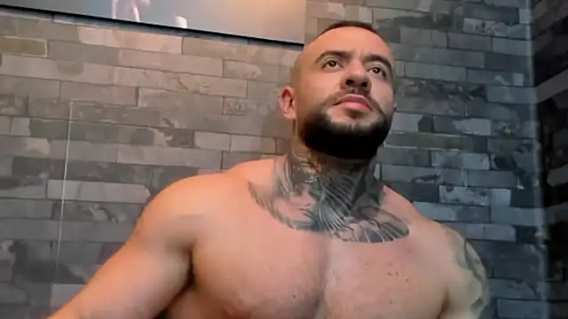 BruceDallas stripchat live cam model