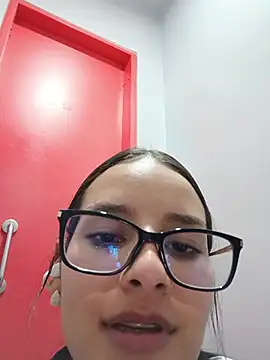 _vaness stripchat live cam model