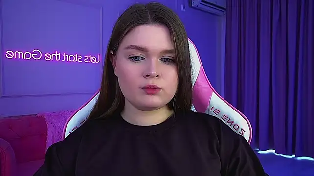 CrystalLyons stripchat live cam model