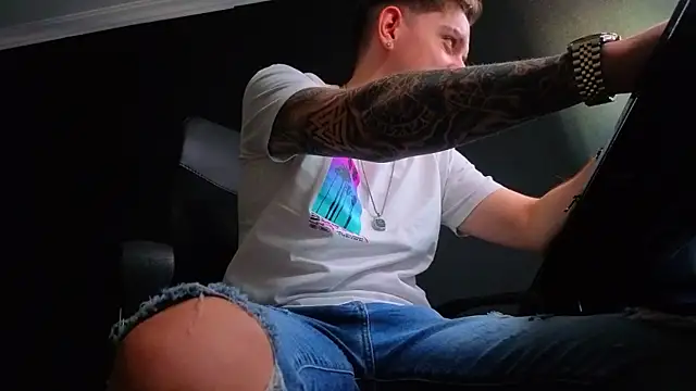 FelixStarkk stripchat live cam model