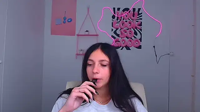 KissMeJulia stripchat live cam model