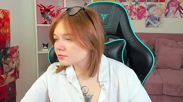 ElinaVale stripchat live cam model