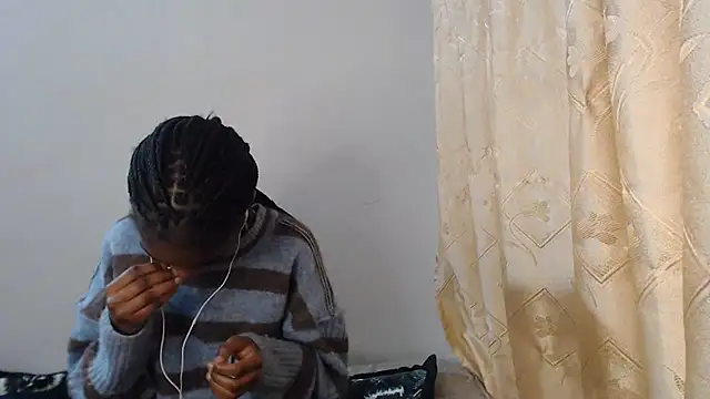 PetiteBarbie_05 stripchat live cam model