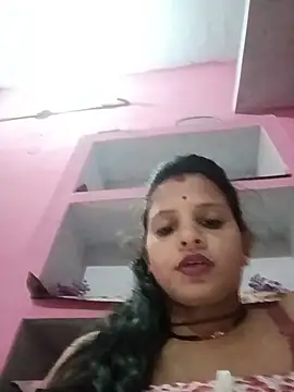 HOjulipal678 stripchat live cam model