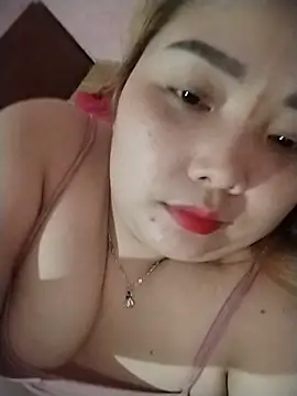 Tindraa1 stripchat live cam model