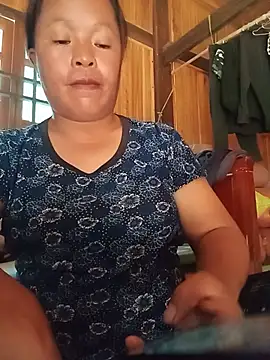 pm2002a stripchat live cam model