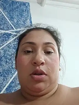 Hot_bella12 stripchat live cam model