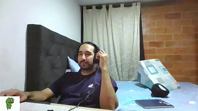 coolfriki stripchat live cam model