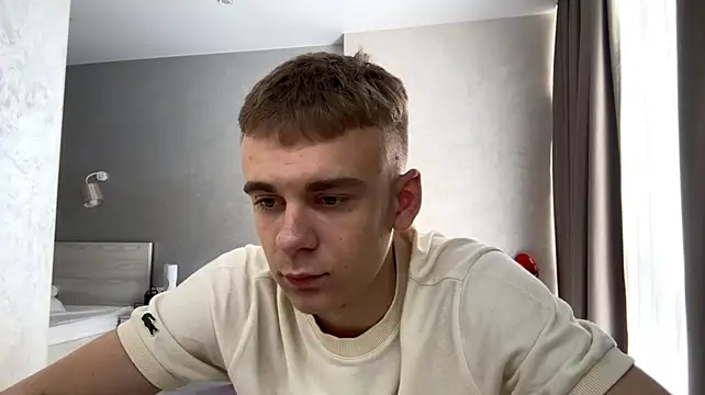 SoloFury stripchat live cam model