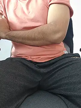 8inch_hunk19 stripchat live cam model