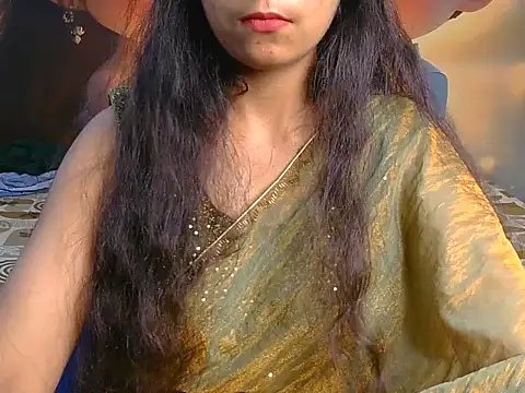 Shivani-19 stripchat live cam model