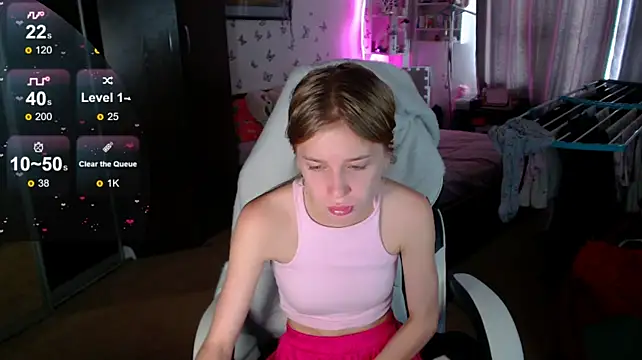 Kira_honeyy stripchat live cam model