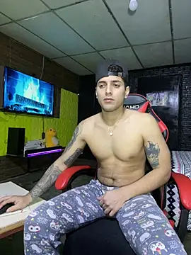 AlessandroAGT stripchat live cam model