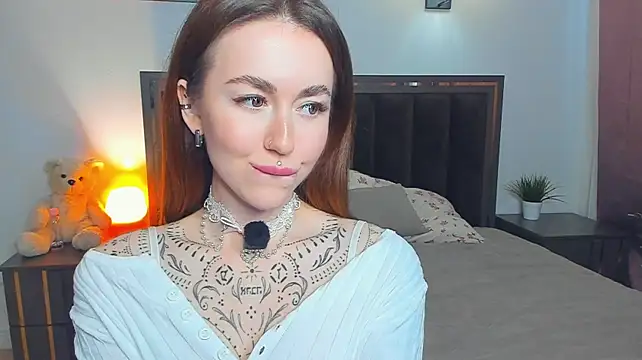 CarieHeu stripchat live cam model