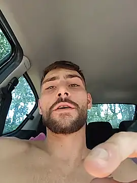 Hugo-doux-domi stripchat live cam model