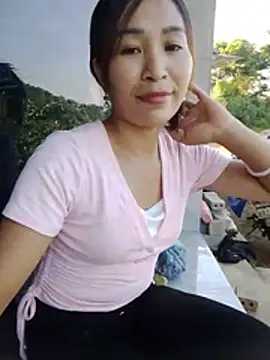 Thobaby112 stripchat live cam model