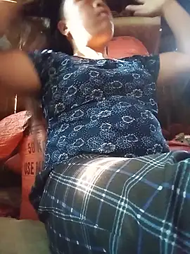 pm2002a stripchat live cam model