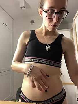 MartiniiSelenna stripchat live cam model