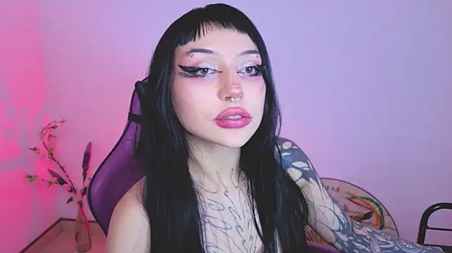 catipetite stripchat live cam model