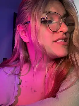 Sophia_Weest99 stripchat live cam model