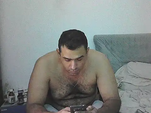 alphalatinobearx stripchat live cam model