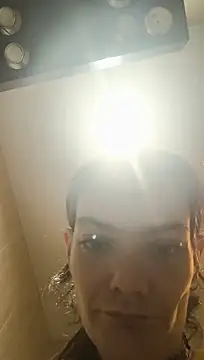 Junani2231 stripchat live cam model