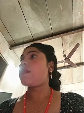 Mahi_hote stripchat live cam model