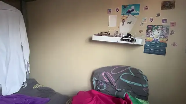AquilineOrites stripchat live cam model