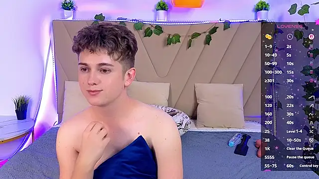 Miless_Cooper stripchat live cam model