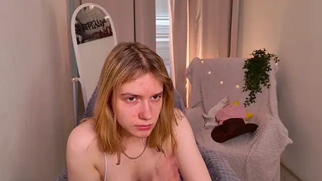 MilanaRayy stripchat live cam model